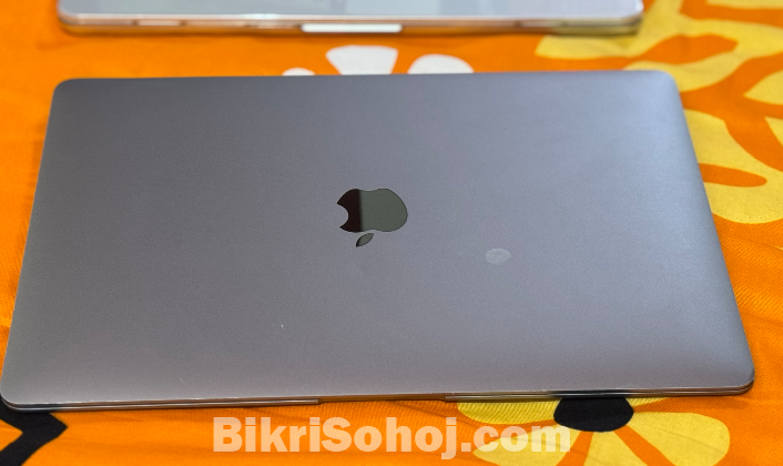 Apple MacBook Air i5 13-inch 2018 Used From South Korea